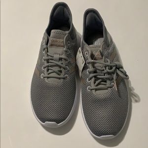 SALE Adidas sneakers size 7 for a woman